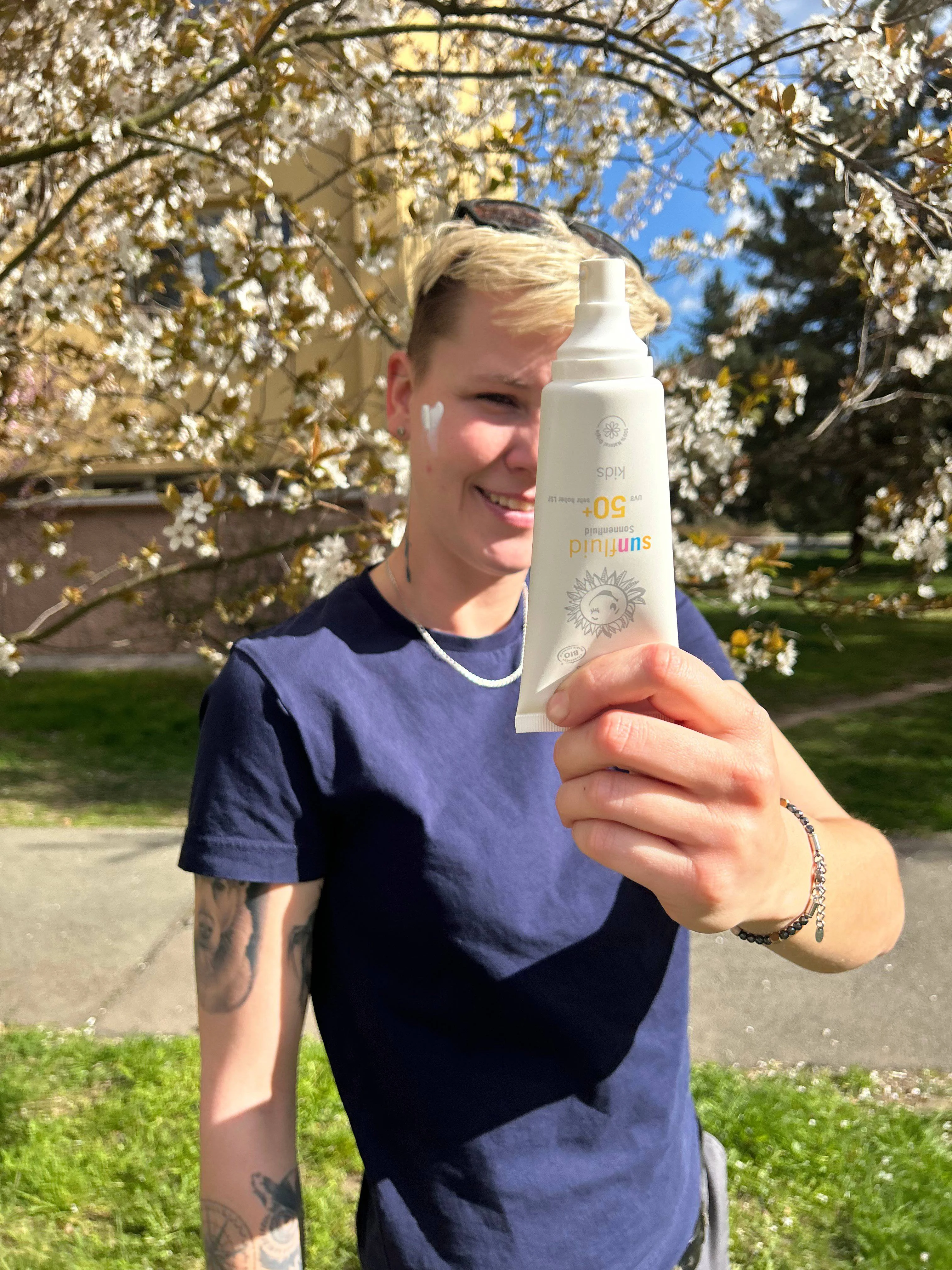 Eco Cosmetics Økologisk solfluid til børn SPF 50+ (100 ml) - med naturligt mineralfilter