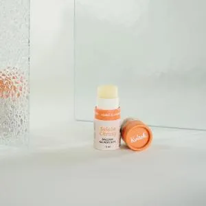 Kvitok Fresh Citrus Lip Balm (8 ml) - giver en blidt kølende fornemmelse