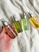 Kvitok Senses Nærende kropsolie Fruity (50 ml) - med duft af hindbær, ribs og vanilje