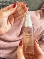 Kvitok Senses Nærende kropsolie Fruity (50 ml) - med duft af hindbær, ribs og vanilje
