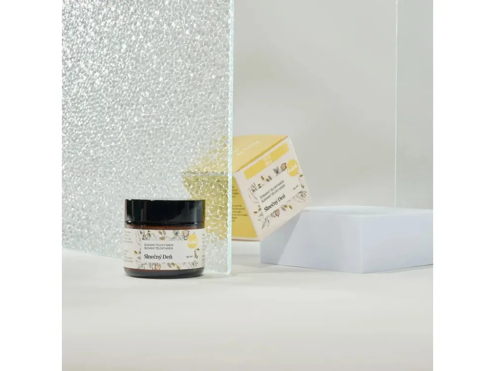 Kvitok Whipped Body Cream Sunny Day (60 ml) - med delikate blomstrede undertoner
