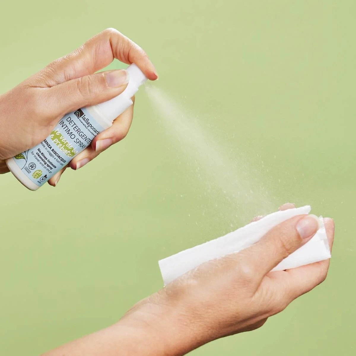 laSaponaria Intimspray uden skylning med økologisk grøn te (50 ml) - hurtig intim hygiejne når som helst og hvor som helst