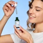 laSaponaria Ansigtsserum - Økologisk hyaluronsyre (30 ml) - fugter og opstrammer huden