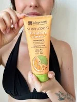 laSaponaria Kropspeeling med økologisk ginkgo biloba og C-vitamin 200 ml - til blød og strålende hud