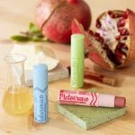 laSaponaria Biocao farvet læbepomade med økologisk granatæble (5,7 ml) - til en naturlig læbefarve