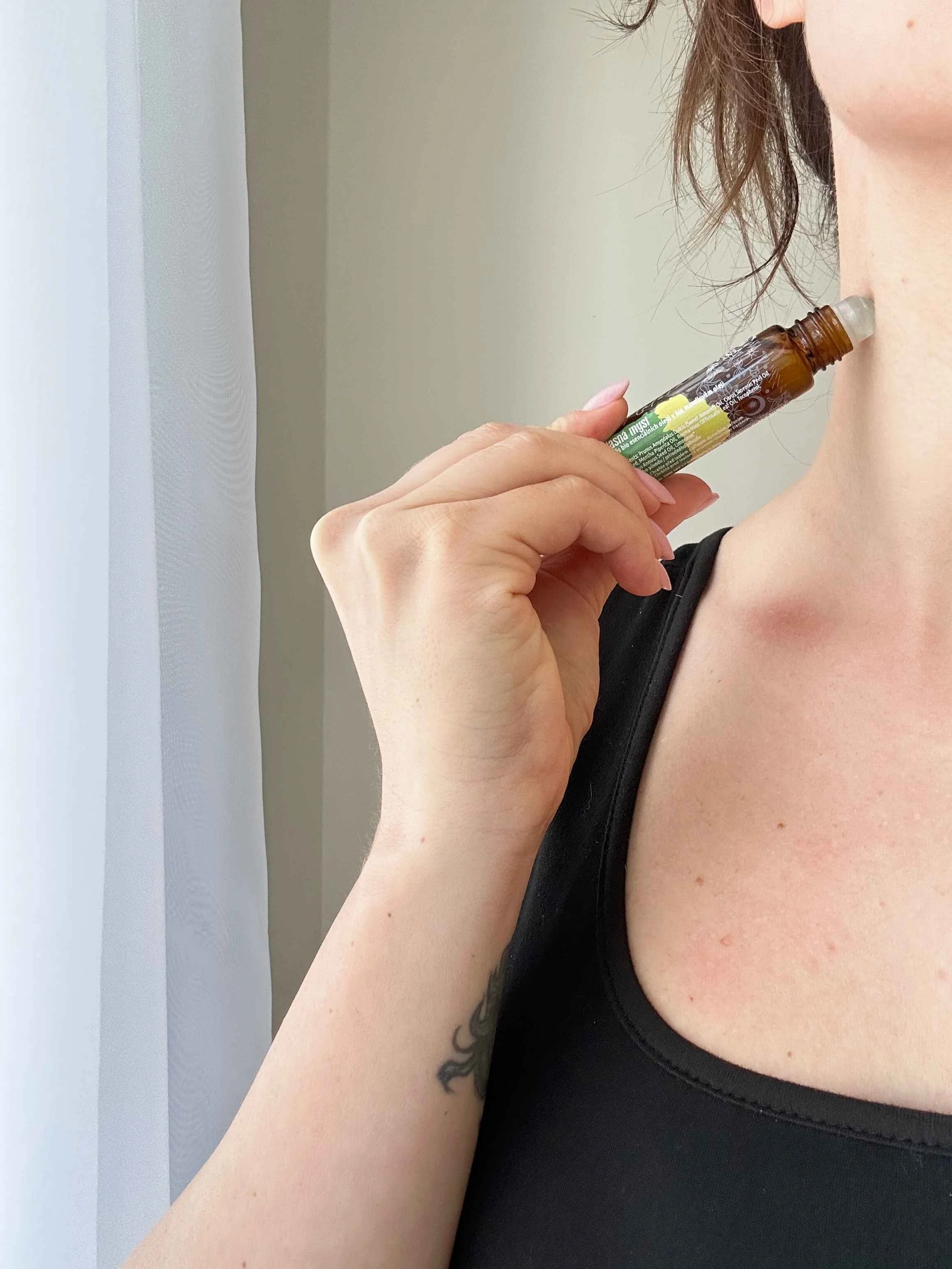 Natasha Roll-on-blanding af æteriske olier – Klart sind (10 ml) – opkvikkende når som helst og hvor som helst