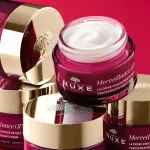 Merveillance Lift opstrammende natcreme til korrektion af rynker 50 ml