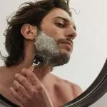 Officina Naturae Solid barbersæbe til mænd N°06 (50 g) - blød træagtig og krydret duft