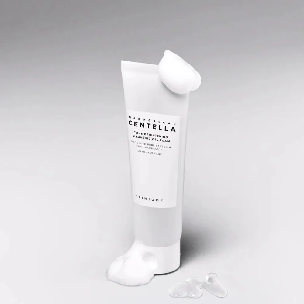 Madagascar Centella Tone Brightening Cleansing Gel Foam skummende rensegel til glød og hydrering 125 ml