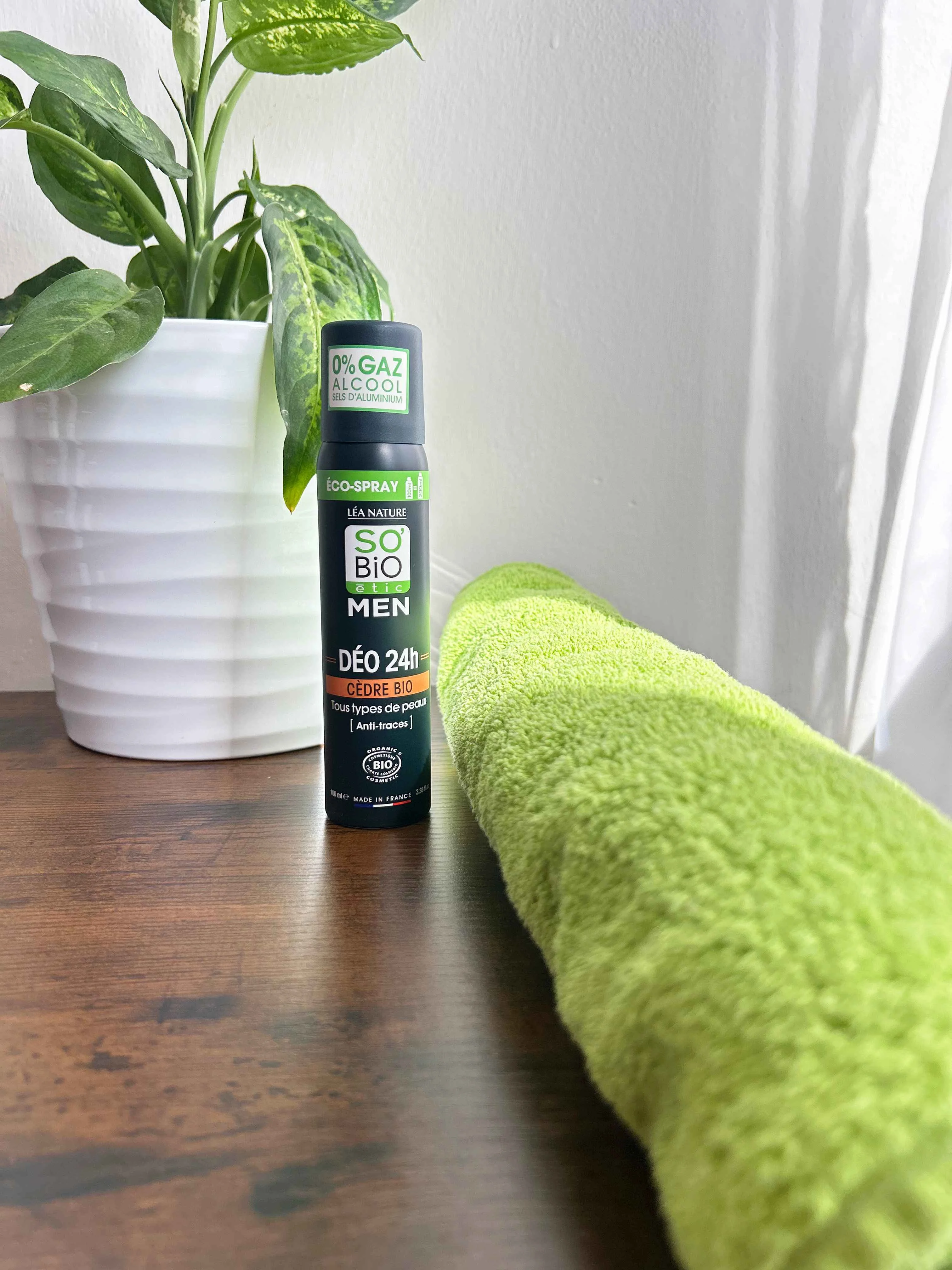 SO’BiO étic Naturlig deodorant ECO SPRAY 24h MEN - cedertræ ØKO (100 ml) - effektiv i op til 24 timer