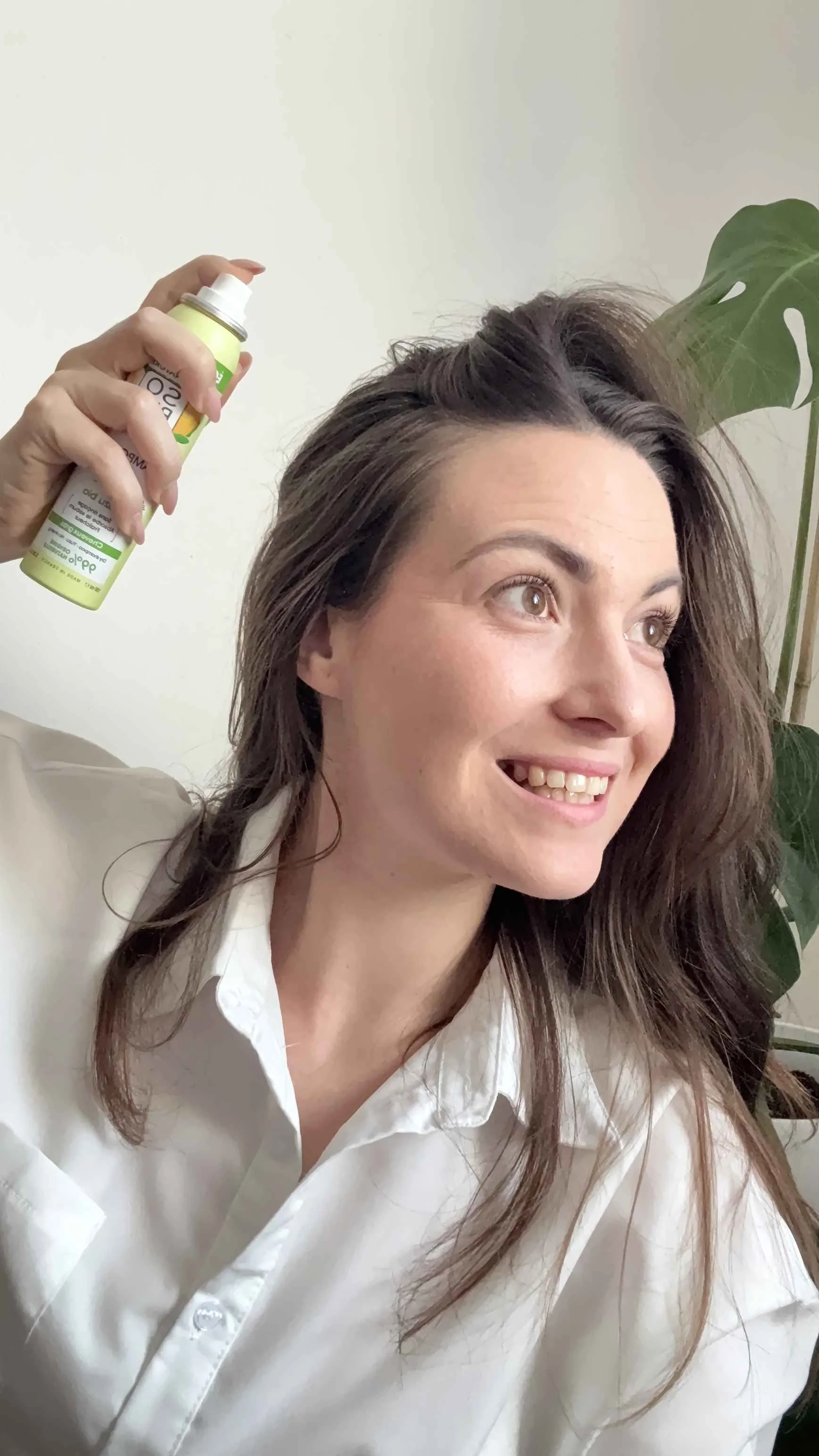 SO’BiO étic Rensende tørshampoo i spray med økologisk yuzu (100 ml) - efterlader håret friskt og glat