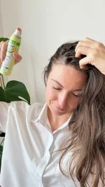 SO’BiO étic Rensende tørshampoo i spray med økologisk yuzu (100 ml) - efterlader håret friskt og glat