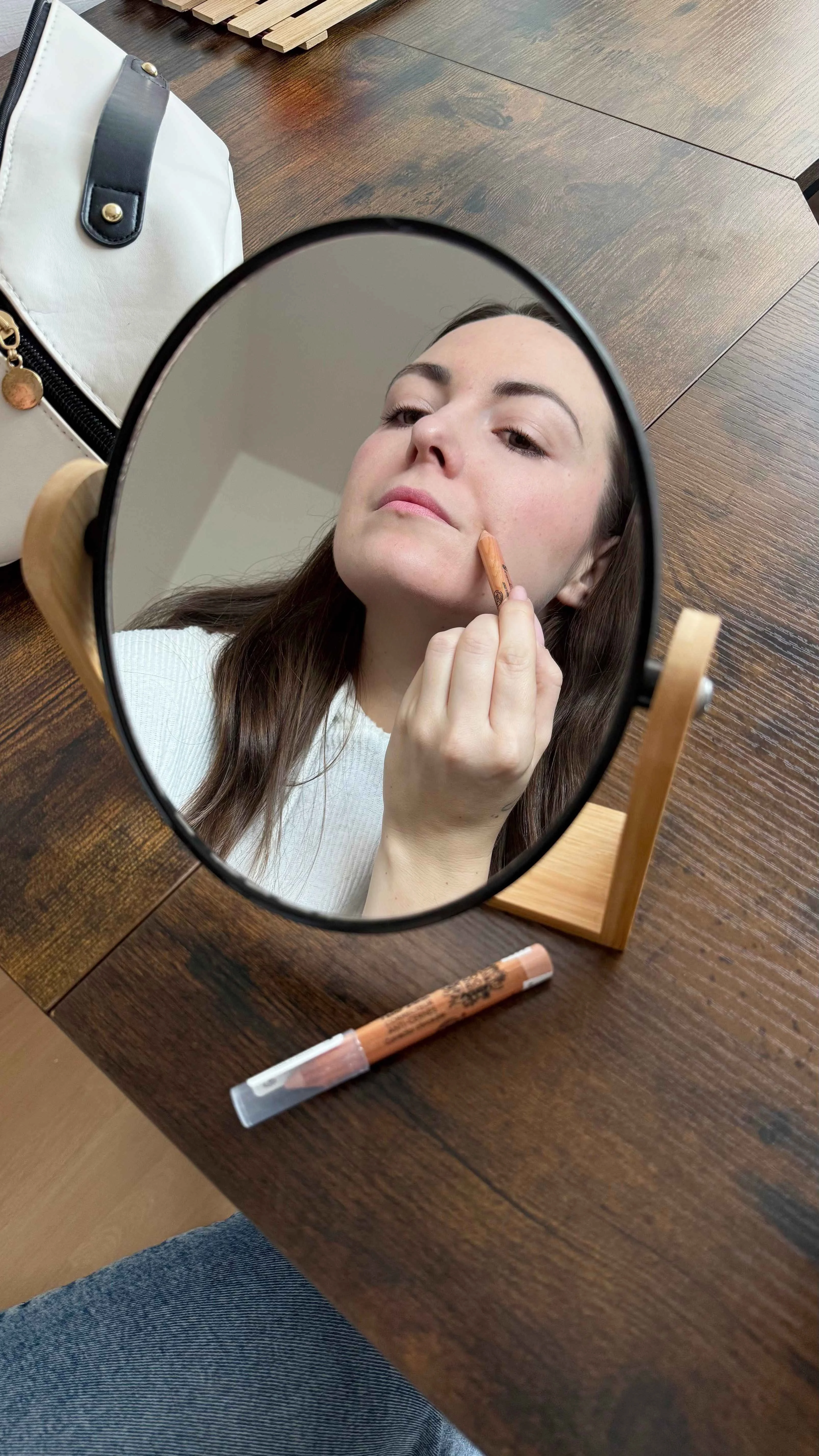 SO’BiO étic Concealer BIO (4 g) 25 BEIGE DORÉ — gylden beige - dækker hudens ufuldkommenheder