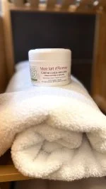 SO’BiO étic Nærende kropscreme med økologisk æselmælk (200 ml) - også til sensitiv hud