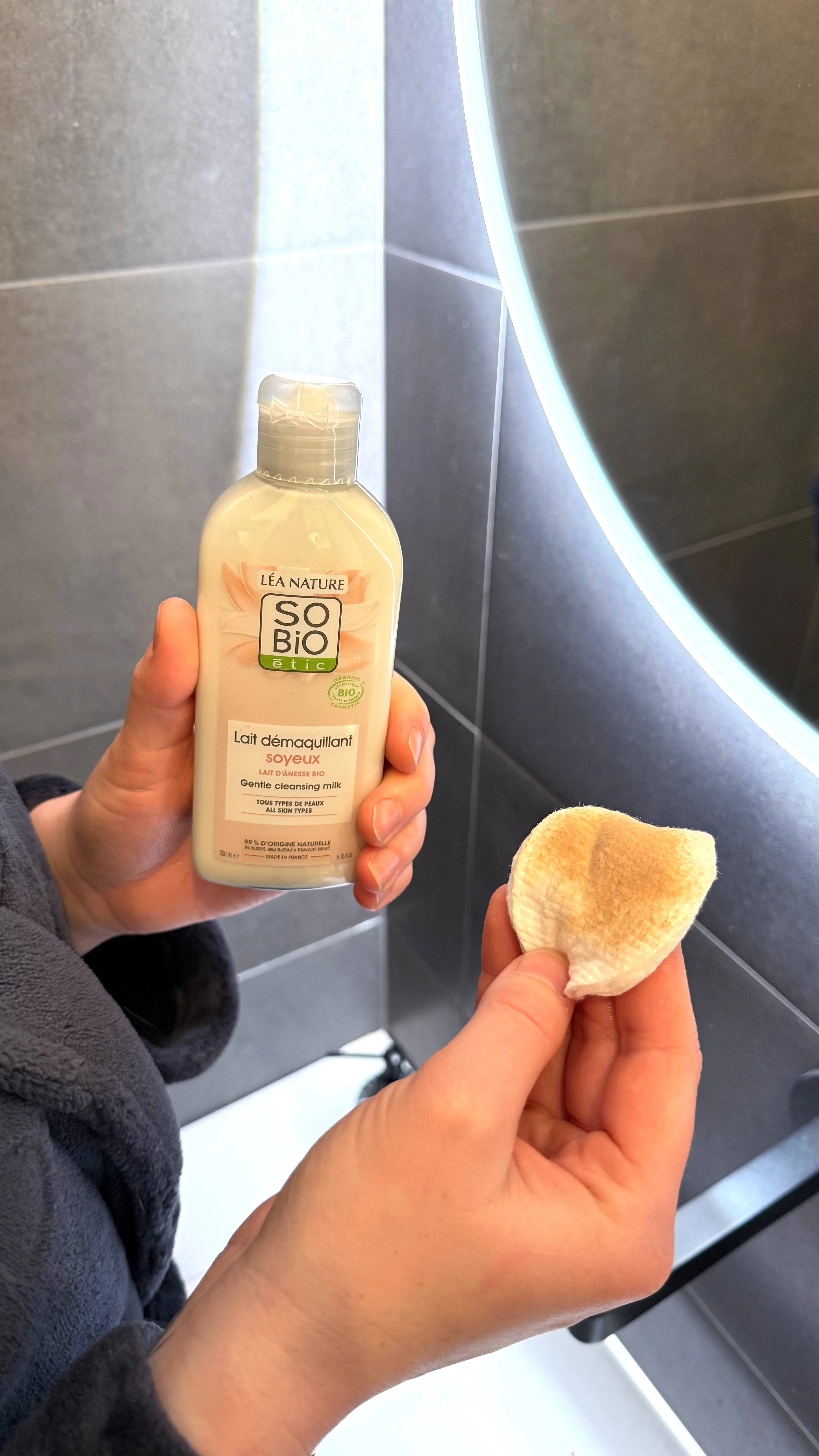 SO’BiO étic Rensemælk med økologisk æselmælk (200 ml) - fjerner skånsomt makeup og urenheder