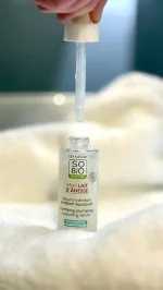 SO’BiO étic Styrkende fugtserum med økologisk æselmælk (30 ml) - med hyaluronsyre