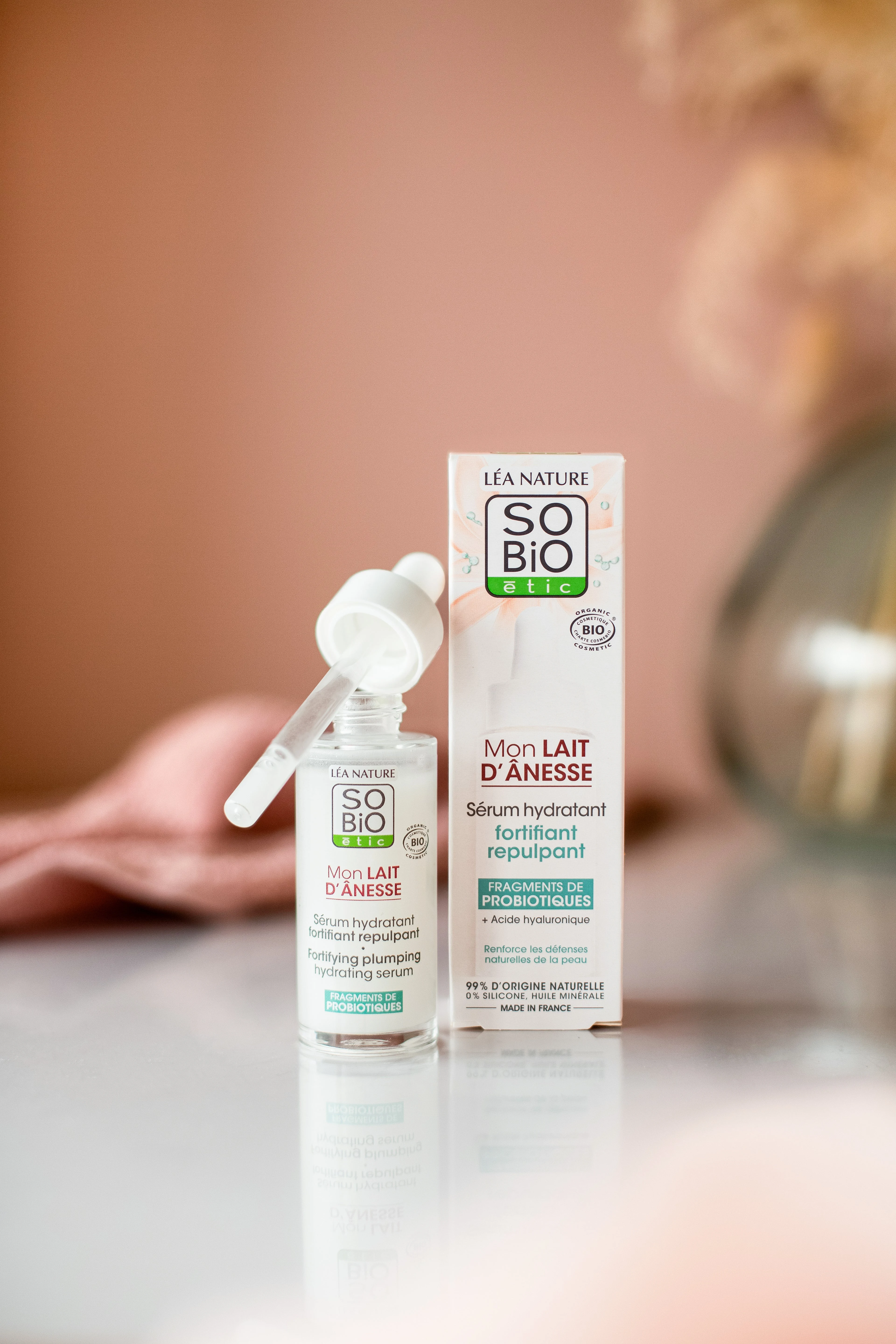 SO’BiO étic Styrkende fugtserum med økologisk æselmælk (30 ml) - med hyaluronsyre