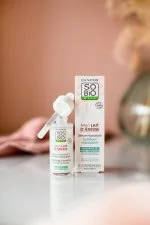 SO’BiO étic Styrkende fugtserum med økologisk æselmælk (30 ml) - med hyaluronsyre