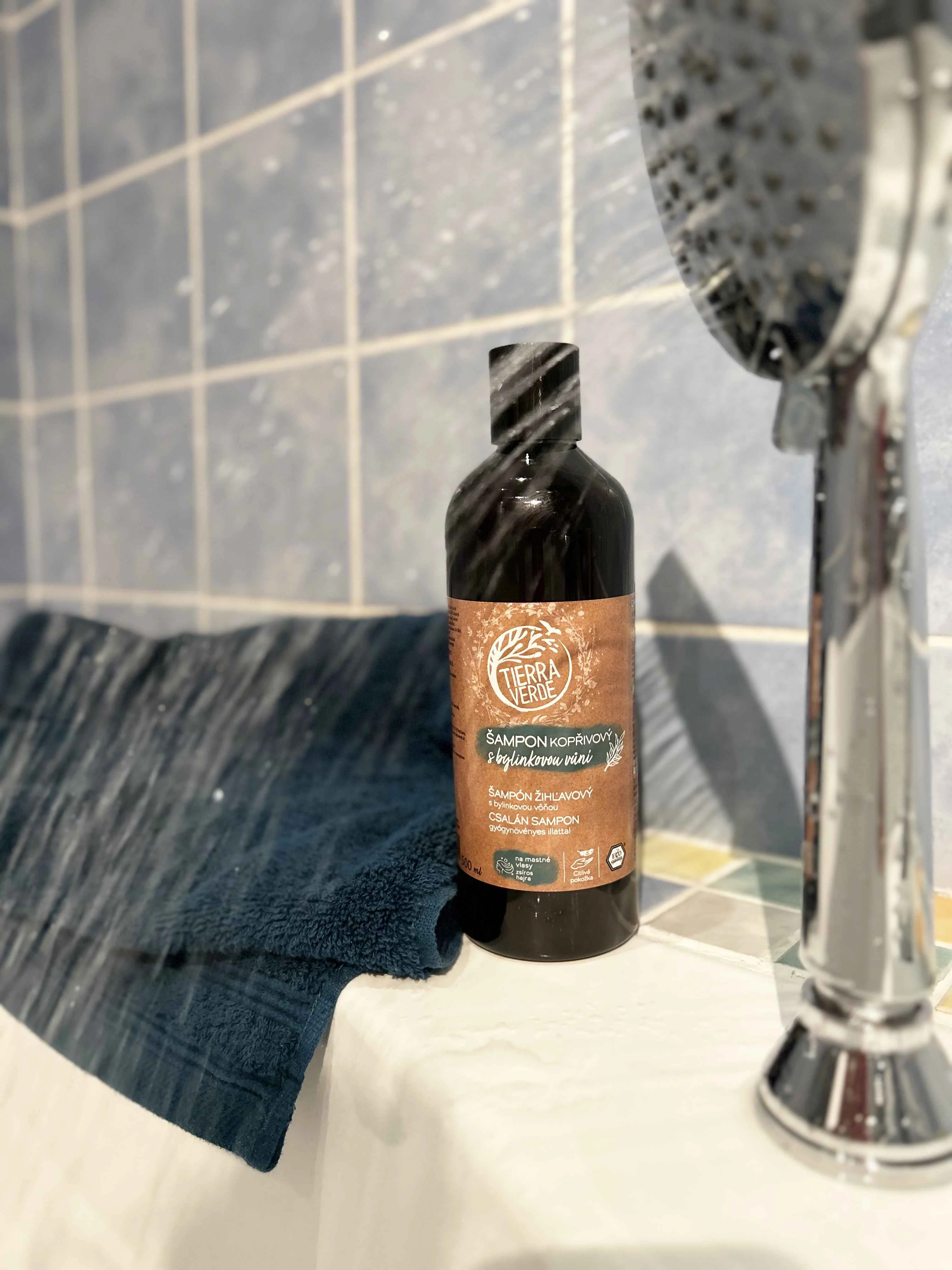 Tierra Verde Nældeshampoo med urteagtig duft 300 ml - til fedtet hår