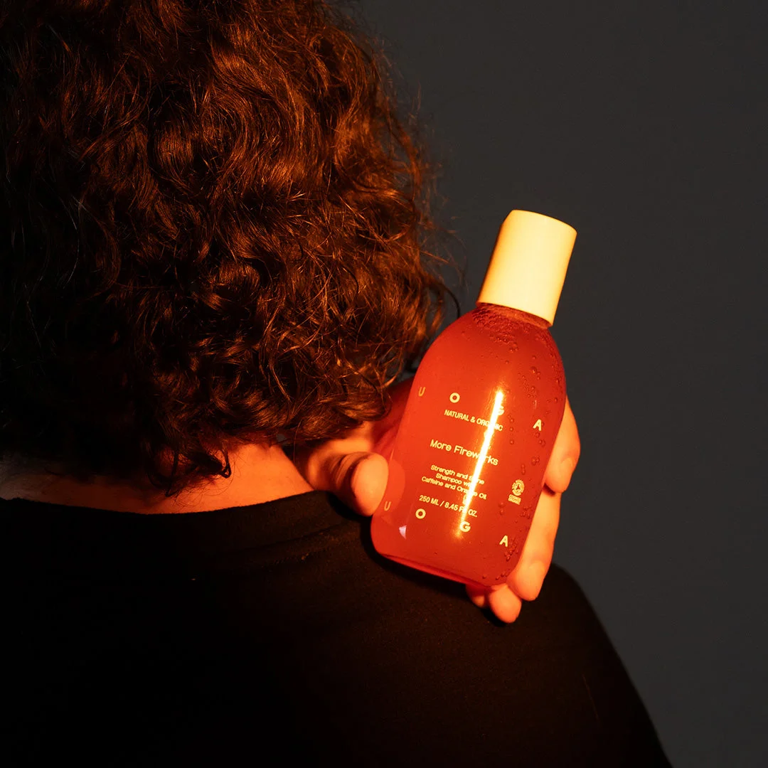 Uoga Uoga Styrkende og glansgivende shampoo More Fireworks Økologisk (250 ml) - med duft af appelsin