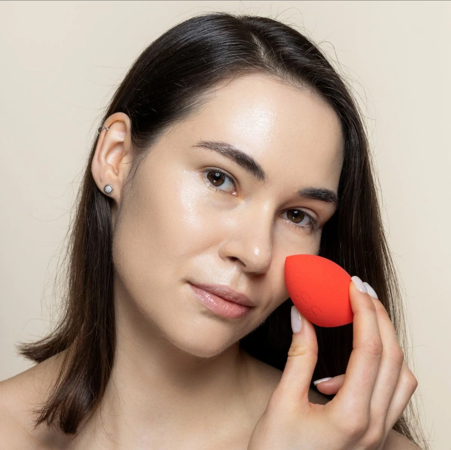 Uoga Uoga Makeupsvamp til makeup og BB-creme - for et naturligt look