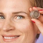 Uoga Uoga Cremet øjenbrynspomade (2,5 ml) 797 Pebbles & Salt - Blond - 3 nuancer for optisk tættere bryn
