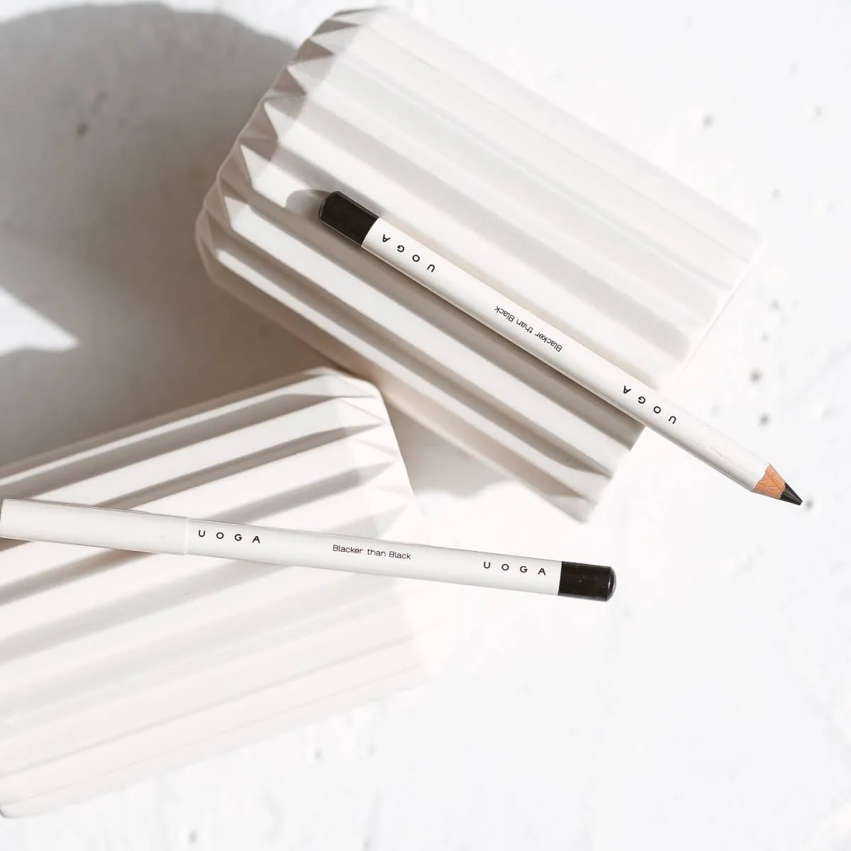 Uoga Uoga Blød øjenblyant BIO 850 Blacker than Black - Sort - 4 nuancer til ethvert look
