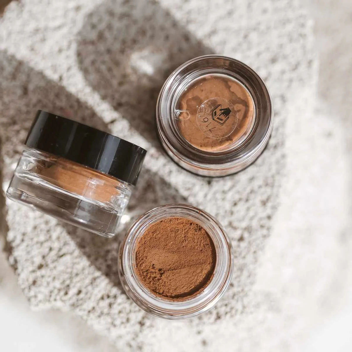 Uoga Uoga Løse mineraløjenskygger med rav (1 g) 704 Cute - 10 nuancer