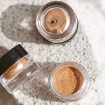 Uoga Uoga Løs mineraløjenskygge med rav (1 g) 709 Ivory Pearl - 10 nuancer