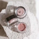 Uoga Uoga Løs mineralsk øjenskygge med rav (1 g) 740 Star Box - 10 nuancer