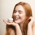 Uoga Uoga Mineral pudderfoundation med rav (10 g) 636 Strawberry and Snow - let, naturlig, SPF 15