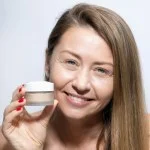 Uoga Uoga Mineral pudderfoundation med rav (10 g) 801 Walk in the Dunes - let, naturlig, SPF 15