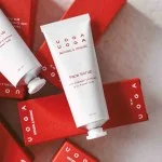 Uoga Uoga Regenererende ansigtspeeling med tranebær (40 ml) - for glattere og mere strålende hud