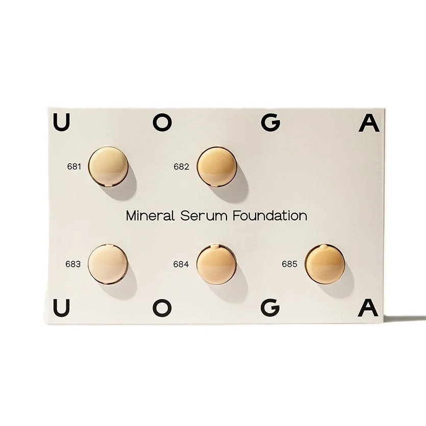 Uoga Uoga Prøvesæt af flydende mineralsk foundation og serum med SPF 20, økologisk (10 x 1 ml) - 10 nuancer af foundation
