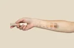 Uoga Uoga Flydende concealer (5 ml) Invisible Hero No. 4 - 674 Medium Warm - den usynlige helt til hudens ujævnheder
