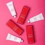 Uoga Uoga Nærende håndcreme Feather-light med tranebær BIO (40 ml) - til tør og udsat hud