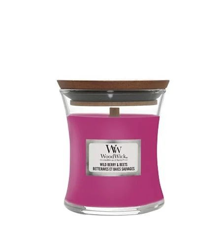 Wild Berry & Beets duftlys med trævæge 85 g