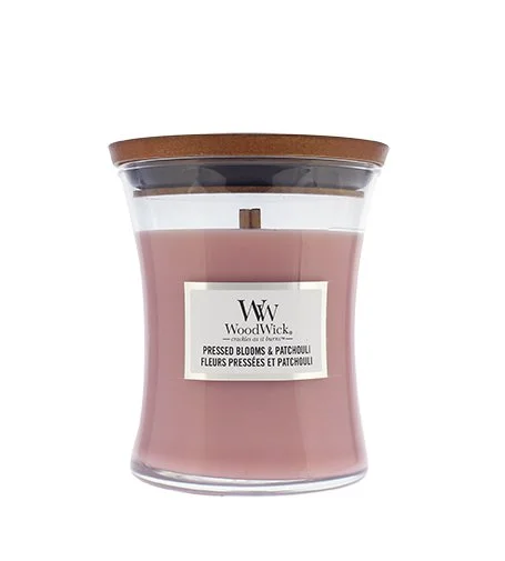 Pressed Blooms & Patchouli duftlys med trævæge 275 g