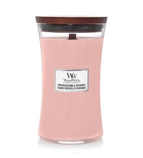 Pressed Blooms & Patchouli duftlys med trævæge 609,5 g