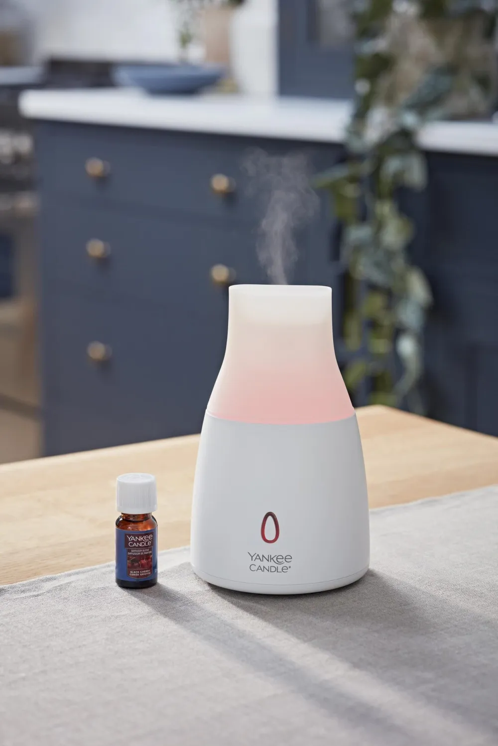 Black Cherry ultralyd aromadiffuser og duftolie Yankee Candle Black Cherry ultrazvukový aroma difuzér a vonný olej