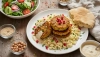 Kikærtefrikkadeller med tahinsauce, der vil overraske dig