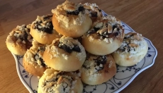 Dobbeltækkede kager bager du derhjemme, så de bliver saftige, fyldt med masser af fyld og dufter vid