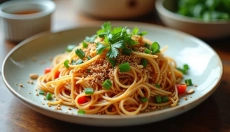 Risnudler med grøntsager som et populært valg til sund madlavning