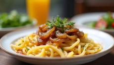 Oplev alpeatmosfæren med lækre Käsespätzle på tallerkenen