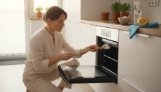 Fjern nemt snavs mellem ovndørens glasplader