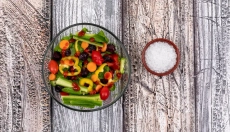 Bevar friskheden af grøntsager ved hjælp af saltmetoden