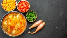 Bevar sommeren med syltet grøntsagsratatouille