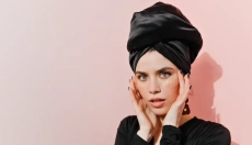 Hårindpakning er en løsning for tørt og beskadiget hår