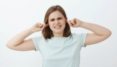 Hvordan håndterer man et tilstoppet øre på grund af forkølelse?